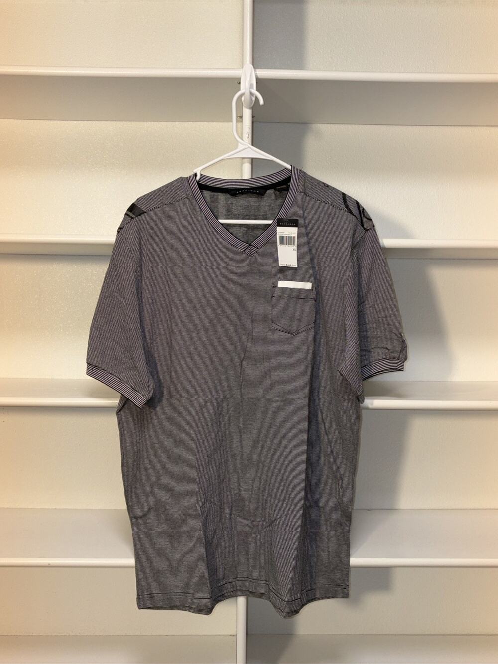 Sean Jean Designer T-Shirt with Pocket. Black And White Stripes Men’s XL NWT